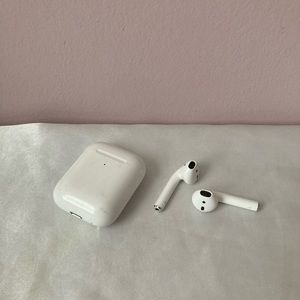 Apple AirPods
